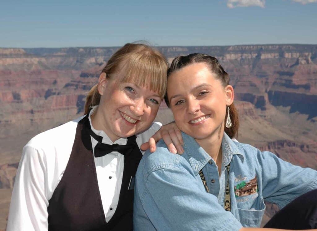 usa-employer-national-park-two-girls